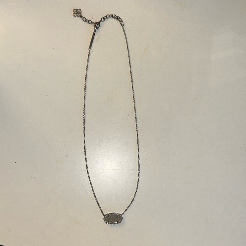 Super cute KENDRA SCOTT necklace.